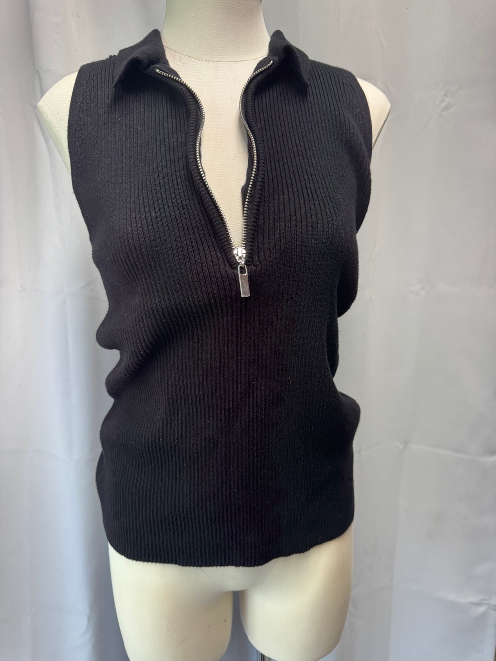 Boston Proper womensBlack Ribbed Zip Sweater - L